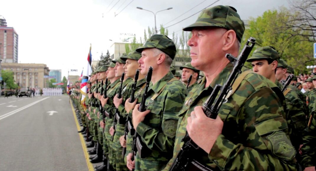 Окупанти заявили, що жителів окупованої Донеччини почнуть призивати на військову службу в росії з 2023 року