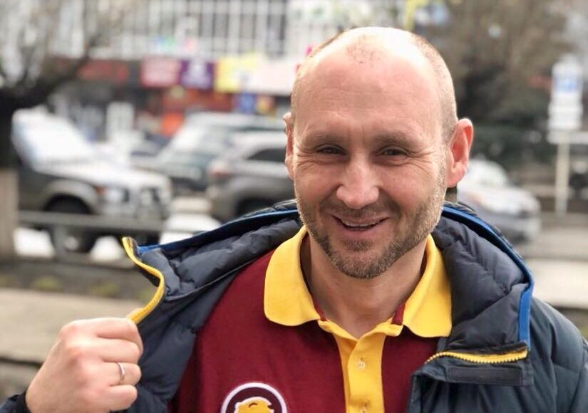 Підприємець з Донеччини перевів бізнес у Дніпро і щодня безкоштовно розвозить піцу людям у зоні військових дій