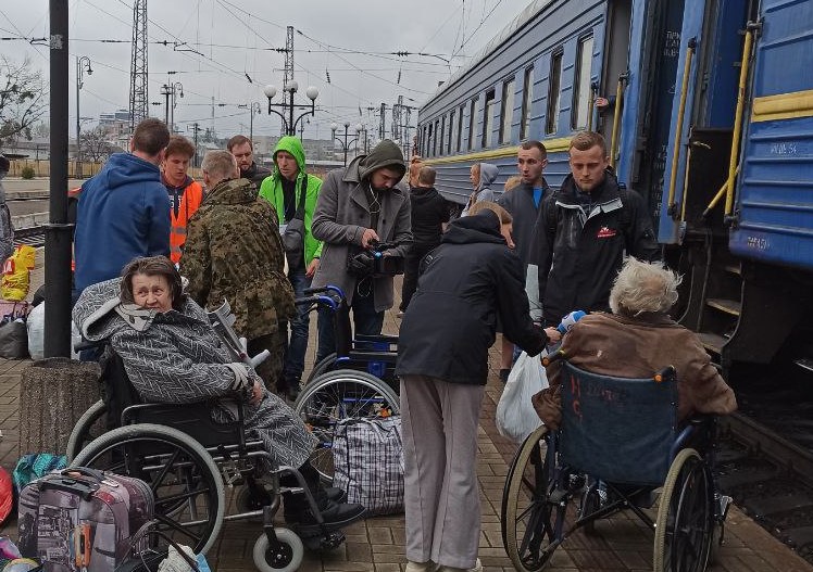 Фридом траст волонтеры