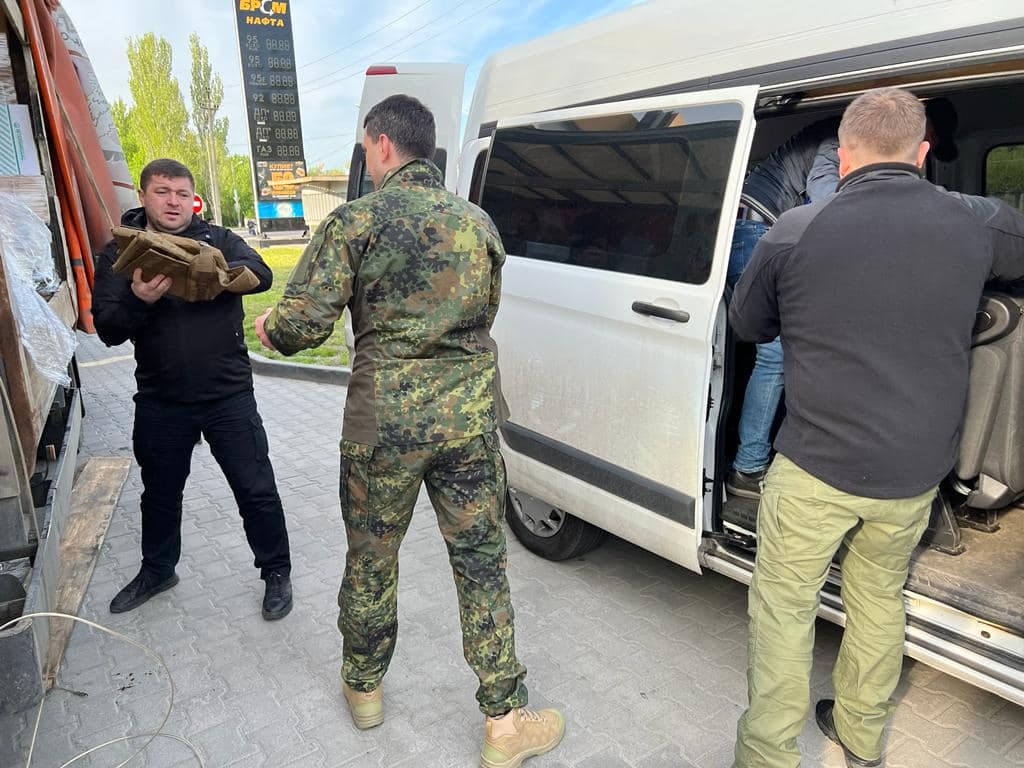 Еще 100 бронежилетов четвертого класса защиты передали со Львова на Луганщину