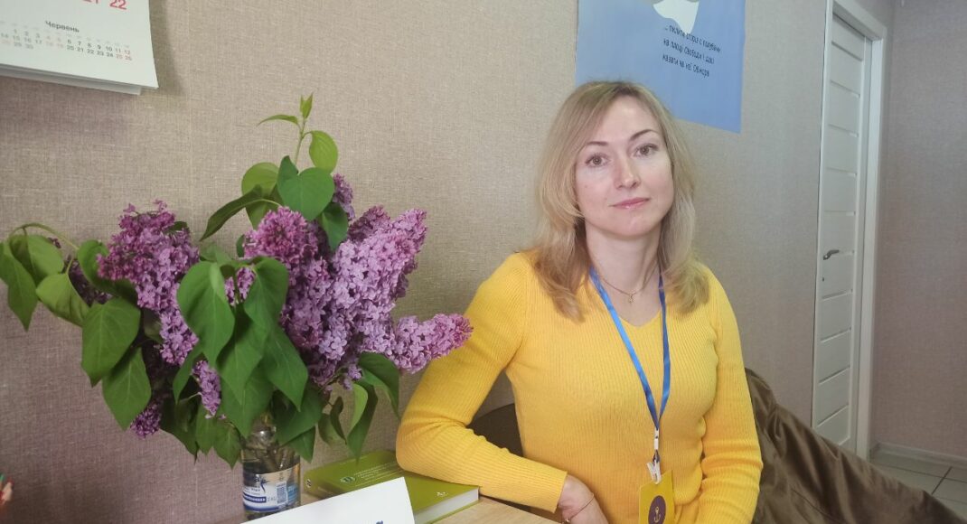 Центр "Я - Мариуполь" оказывает психологическую поддержку для переселенцев в Запорожье и Днепре