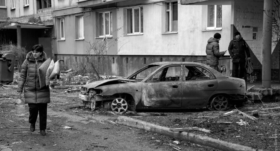У Києві повідомили про підозру чоловіка, який не провів платної евакуації з Маріуполя за 20 тис. грн