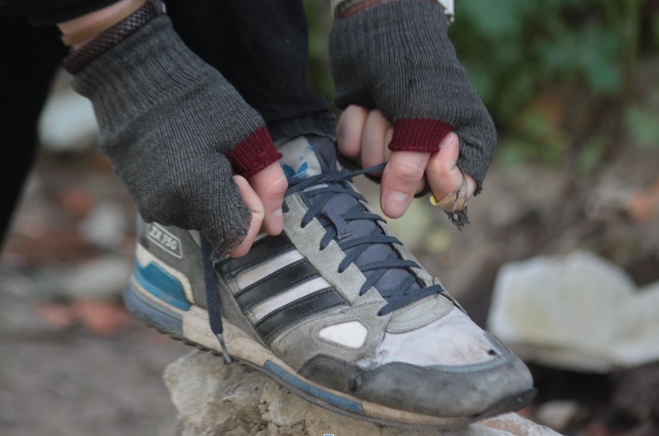 Речі з блокадного Маріуполя: кросівки adidas zx750