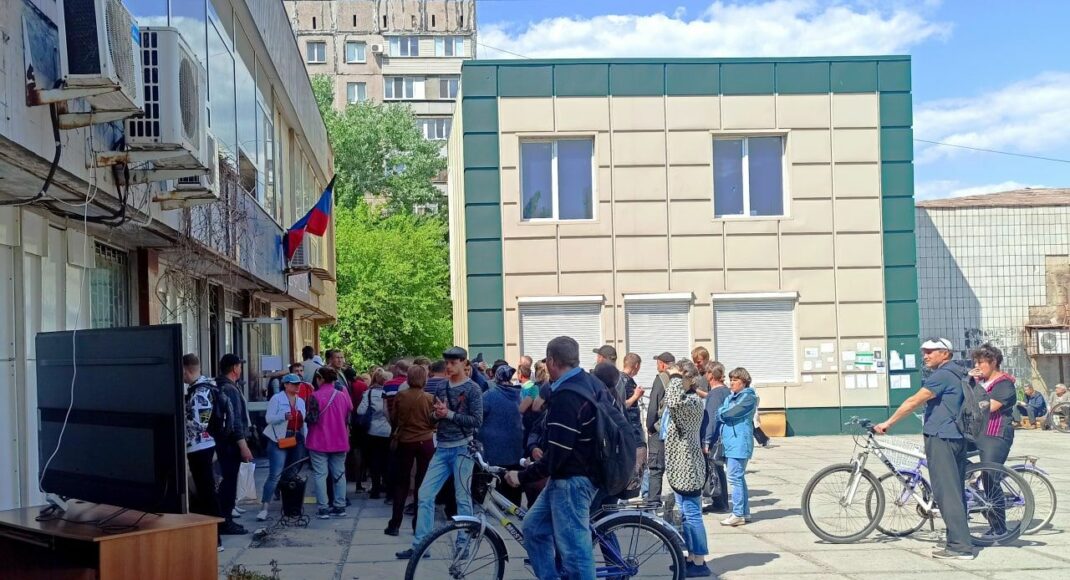 Окупанти в Маріуполі почали транслювати відеоролики про "поліпшення життя" в місті, - Андрющенко