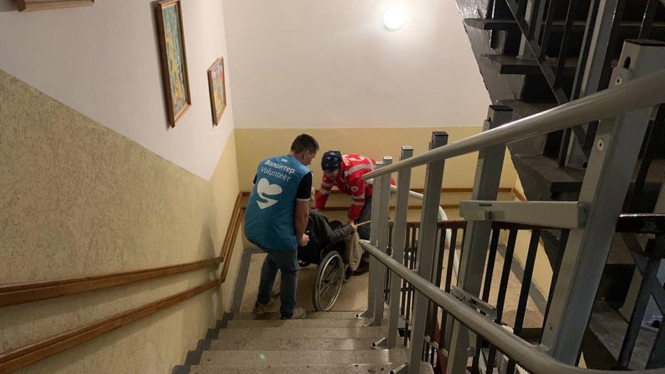 пожилых людей с Донетчины доставили во Львов