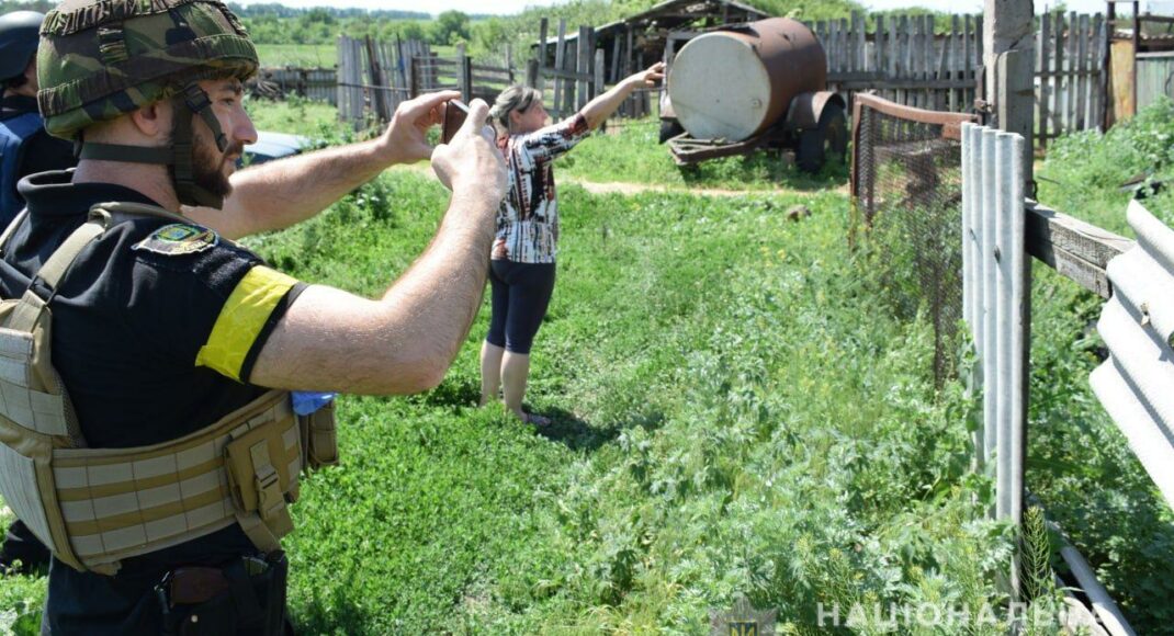 За три кілометри від позицій ворога поліцейські офіцери несуть службу під Слов'янськом (відео)