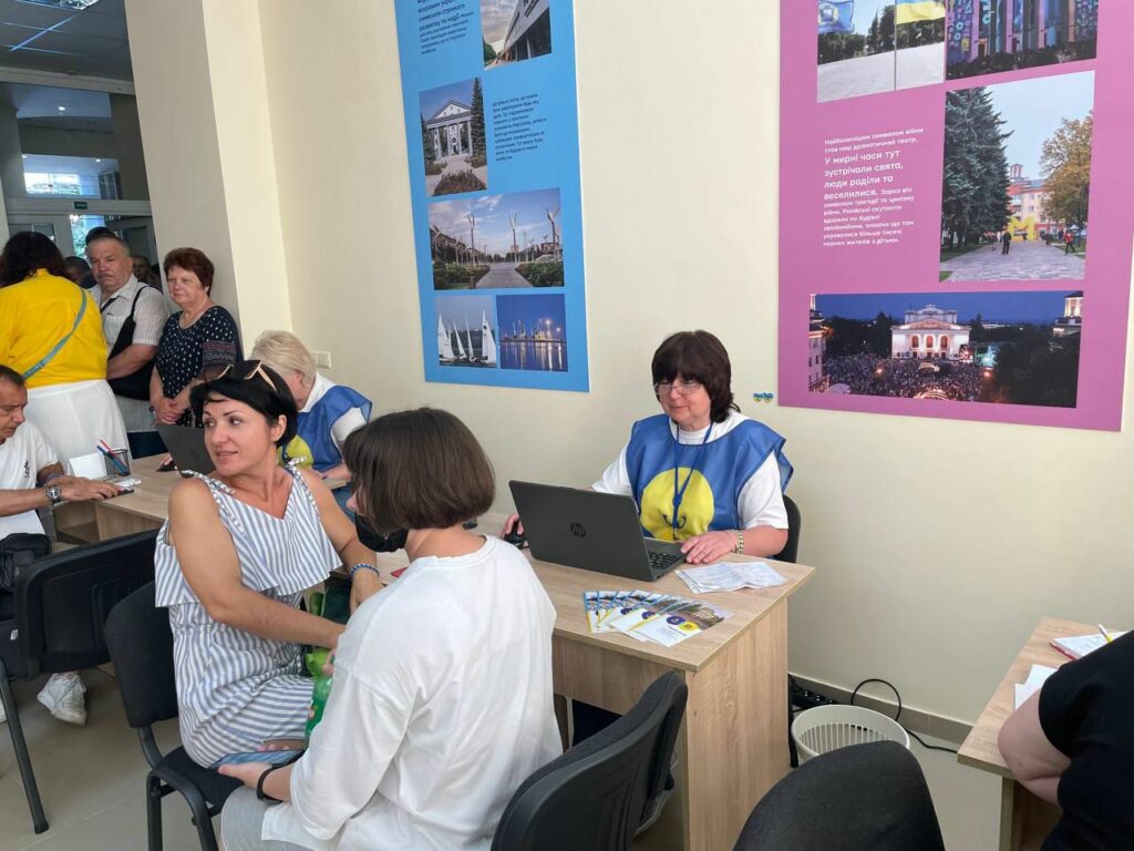 Седьмой центр поддержки для переселенцев Я-Мариуполь открылся в Ивано-Франковске (видео) 