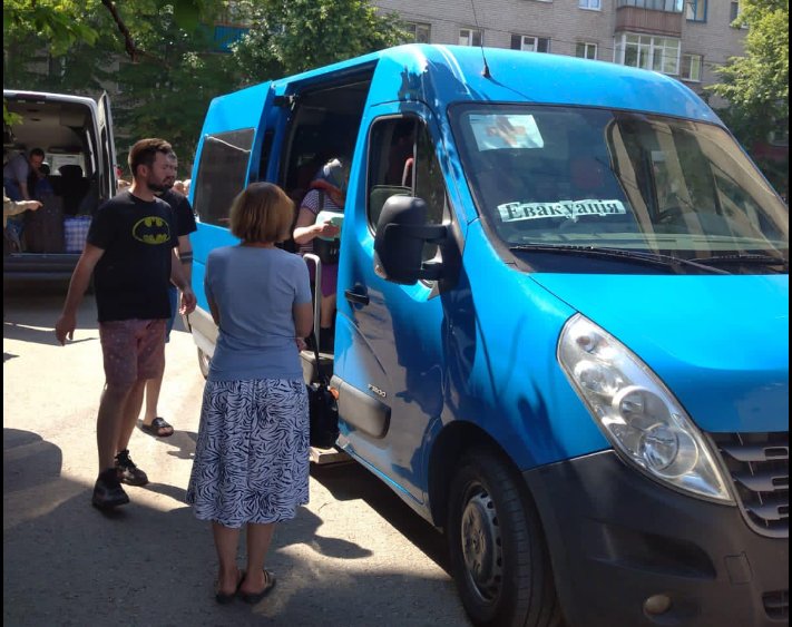 З небезпечних регіонів евакуювали вже близько 82 тисяч цивільних, - Мінреінтеграції