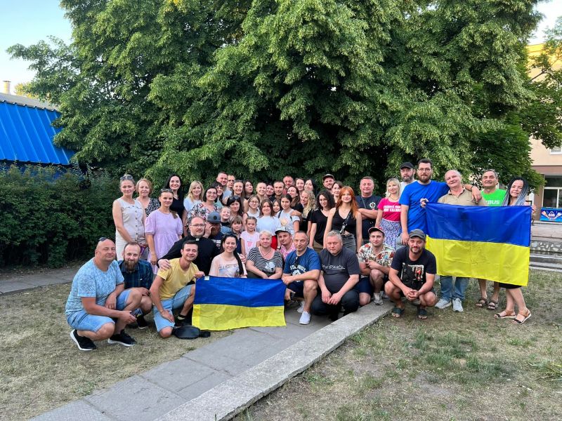 Вакарчук посетил мариупольцев в Днепре