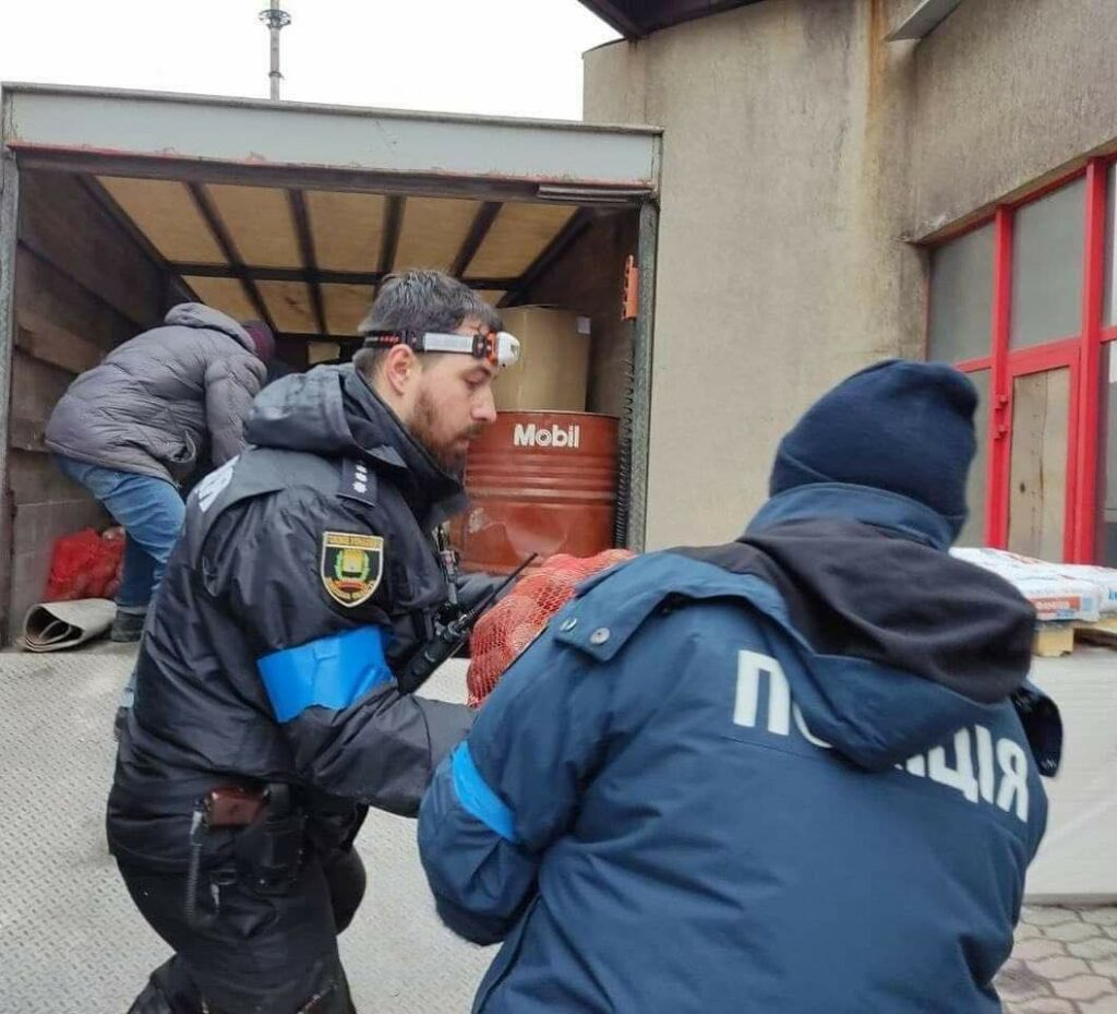 мариуполь волонтеры полиция