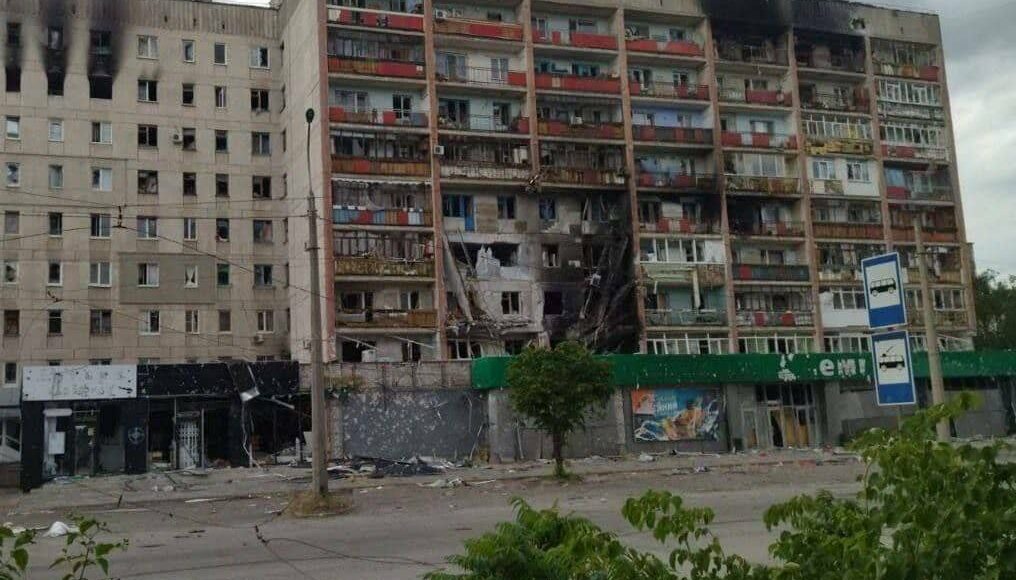 Гайдай рассказал о множественных разрушениях на Луганщине в ходе обстрелов рф