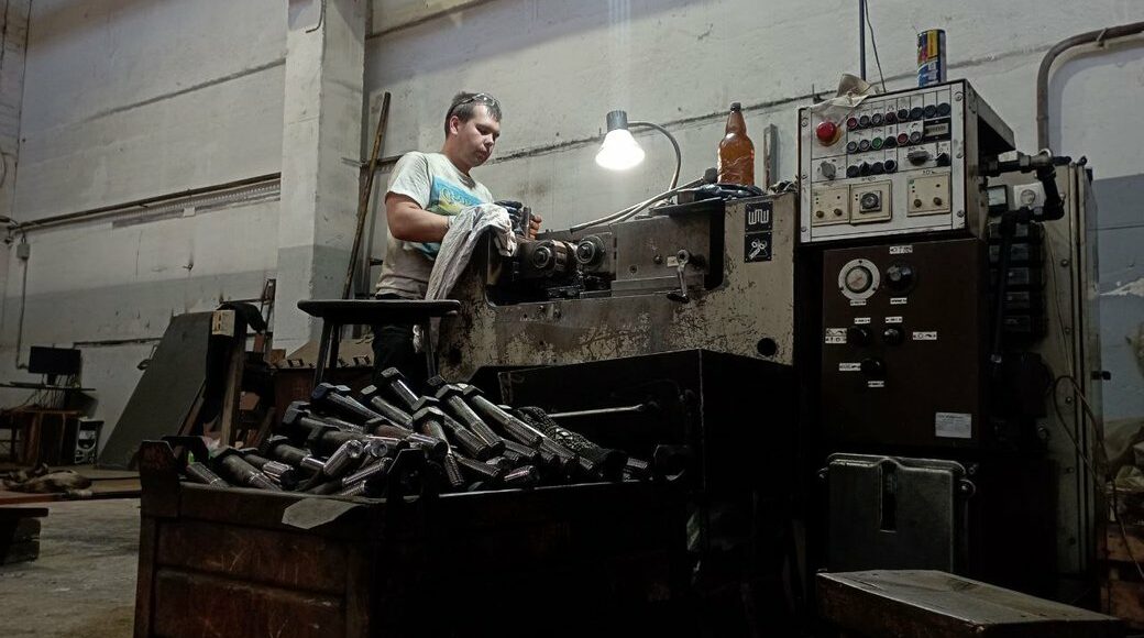 У Дніпрі працює евакуйований через війну з Краматорська завод (відео)