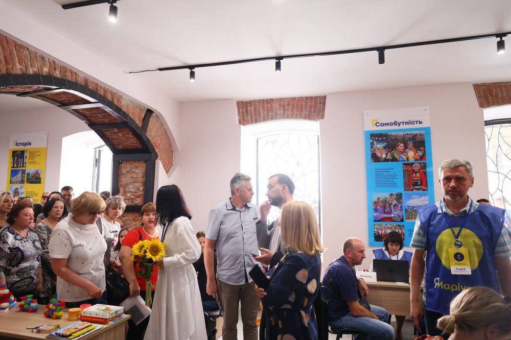 У Львові відкрили центр підтримки переселенців Я – Маріуполь (фото)
