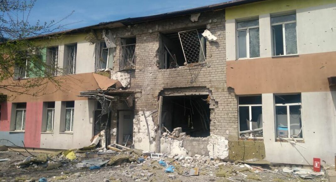 "Пошкоджені кінцівки, животи, обличчя": історії жінок, які боролись за життя маріупольців в облозі
