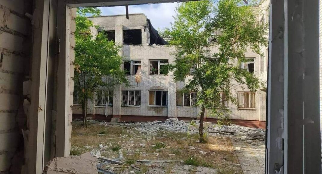 На оккупированных территориях Луганщины оккупанты прикрываются учениками и заставляют их ходить в школу во время боевых действий, - Гайдай