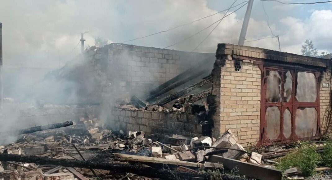 Російські загарбники весь день обстрілюють Соледар, - ДСНС (фото)