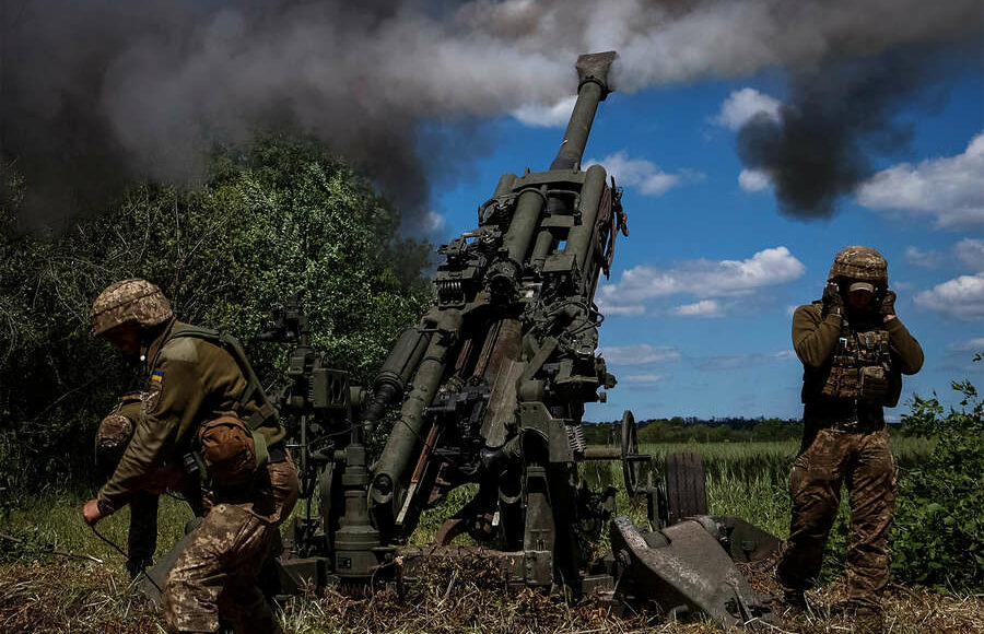 На Слов’янському напрямку ворог не припиняє артилерійські обстріли, ЗСУ відбивають штурми ворогів, - Генштаб