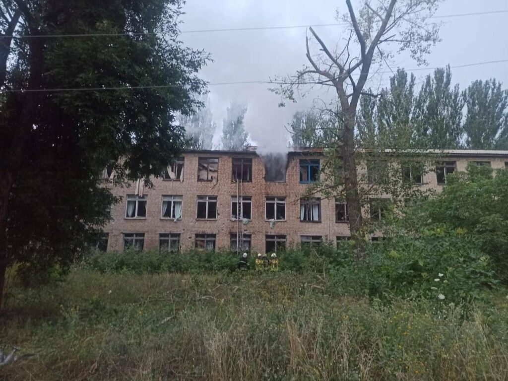 бахмутський коледж під обстрілом