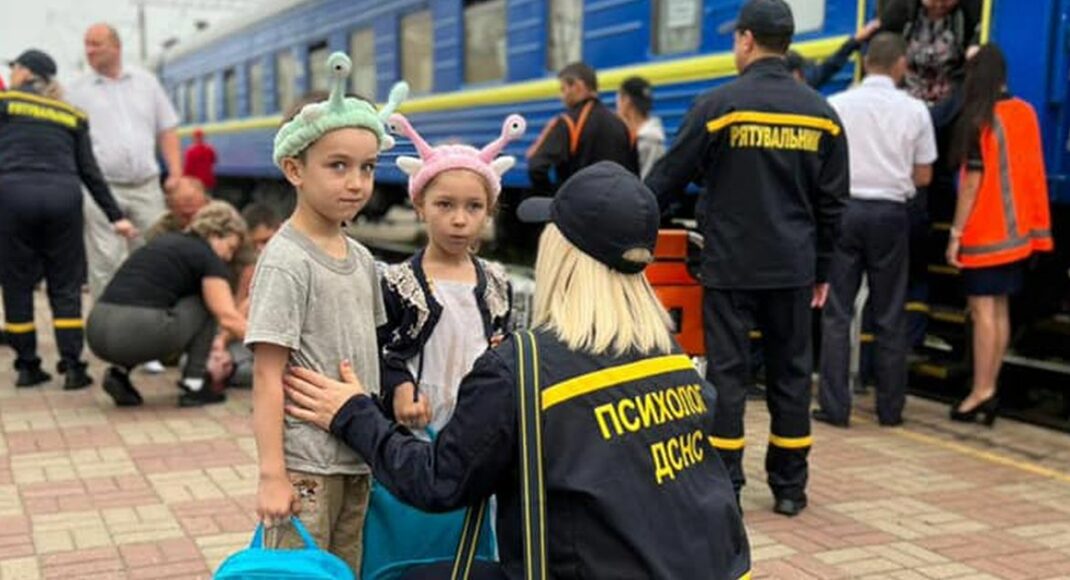 Обов’язкова евакуація з Донеччини. Що треба знати?