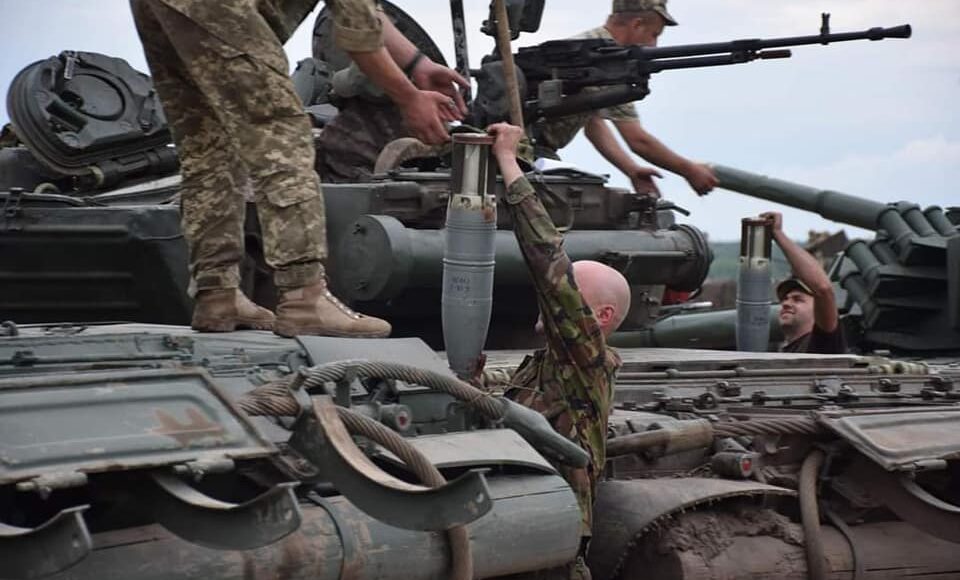 Ворог без успіху атакував біля Бахмуту та Авдіївки, тривають бої біля Пісків