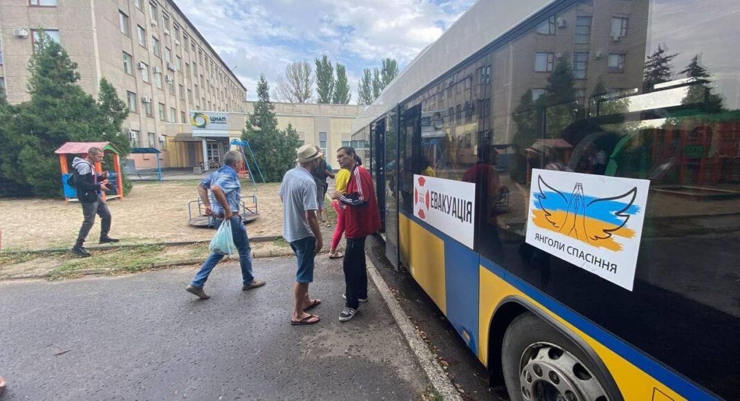 Понад 16 тисяч людей виїхали з Донеччини від початку обов'язкової евакуації, – Кириленко