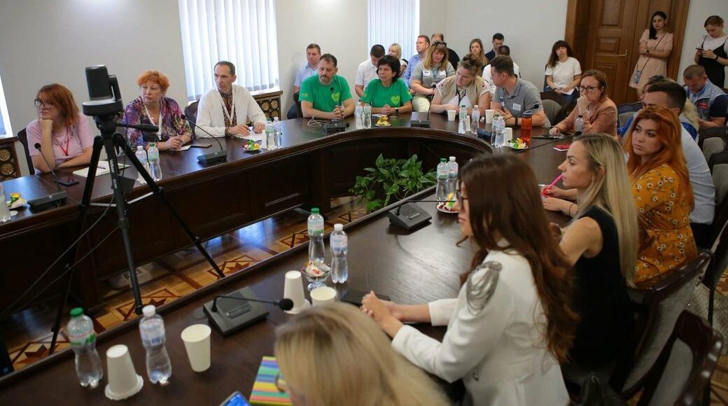 В каждом районе Львовщины открыли консультативные центры для переселенцев