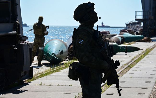 У Маріуполі окупанти вигадали нову схему мобілізації чоловіків