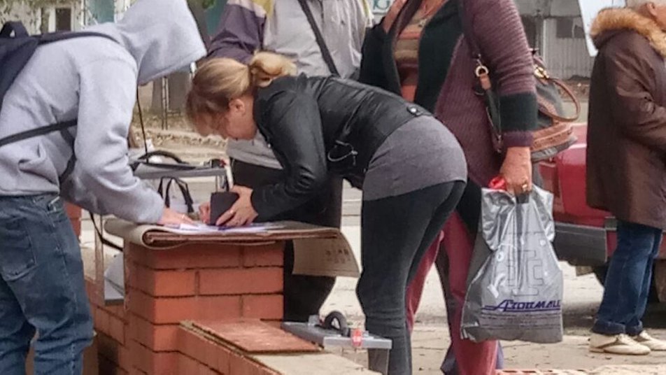 "Референдум" в окупації: у Маріуполі людей зупиняють на вулицях та примушують "проголосувати", — Андрющенко