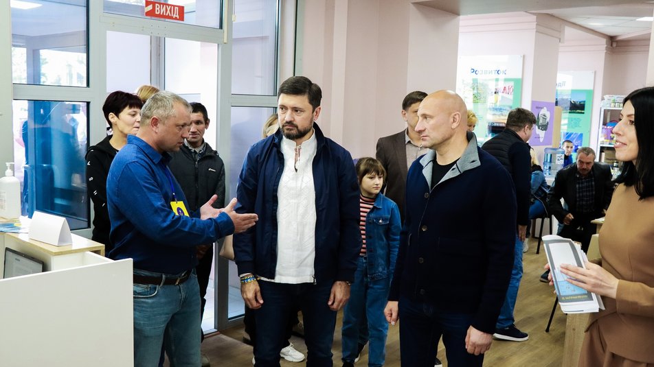 Фейсбук Анатолия Бондаренко, открытие Центра «Я - Мариуполь» в Черкассах