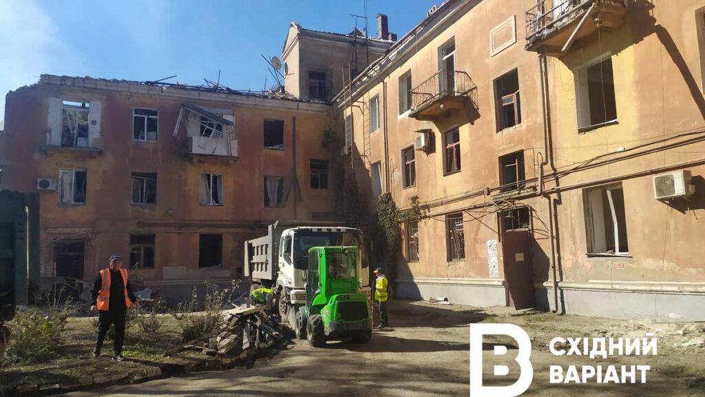 Обстріл Слов’янська: комунальники розбирають завали, можуть бути загиблі