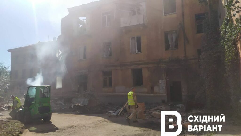 Обстріл Слов’янська: комунальники розбирають завали, можуть бути загиблі