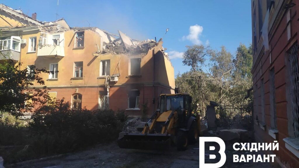 Обстріл Слов’янська: комунальники розбирають завали, можуть бути загиблі