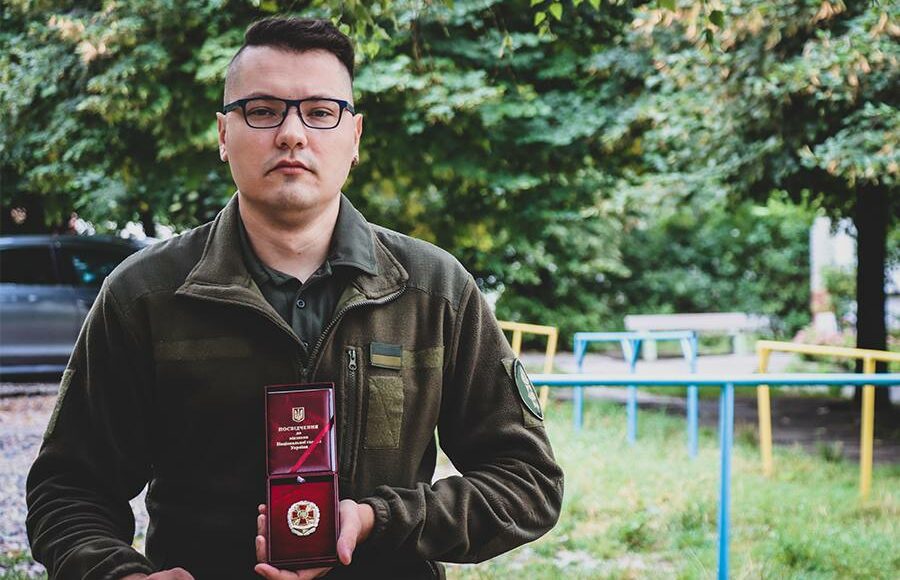 Перекладач у лавах НГУ отримав нагороду за участь у бойових діях, захищаючи Луганщину