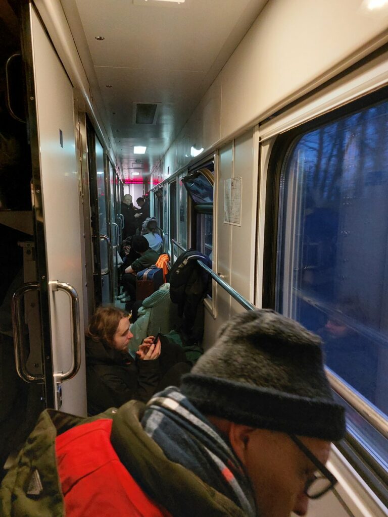 поїзд