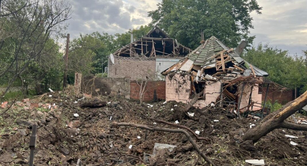 Рашисти у Краматорську обстріляли перинатальний центр і приватний сектор