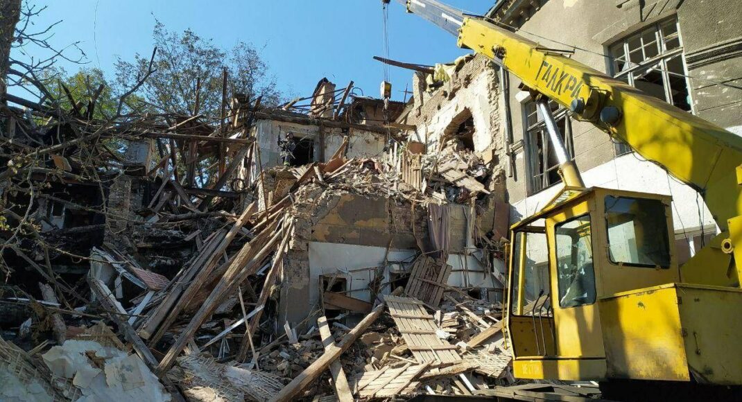 У Слов’янську під завалами будинку знайшли тіло жінки (фото)