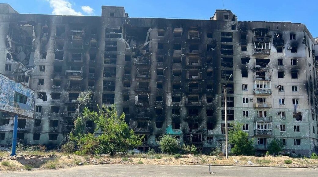 В течение июня жители Луганщины подали более 400 сообщений о разрушенном россиянами жилье