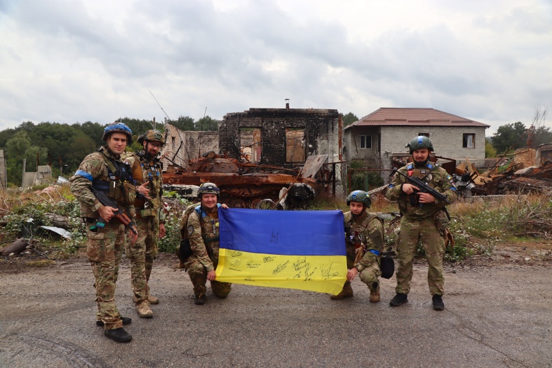 Поліція відновила роботу у звільненому Святогірську на Донеччині (фото, відео)