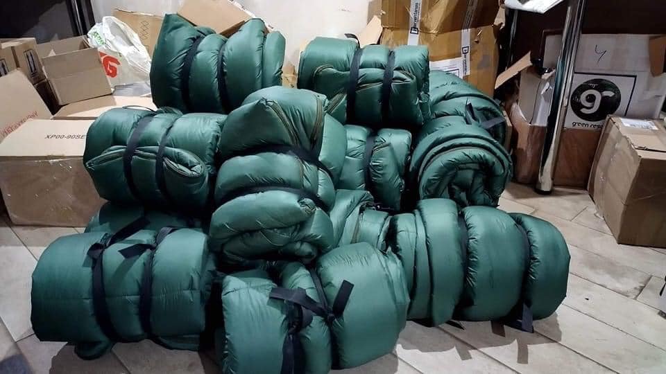 У Дніпрі релокований “Арт-коворкінг” з Краматорська організував цех із пошиву спальників для захисників (фото)