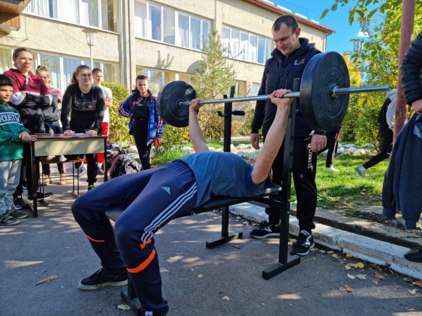 Переселенці з Донеччини провели спортивний патріотичний захід на Закарпатті