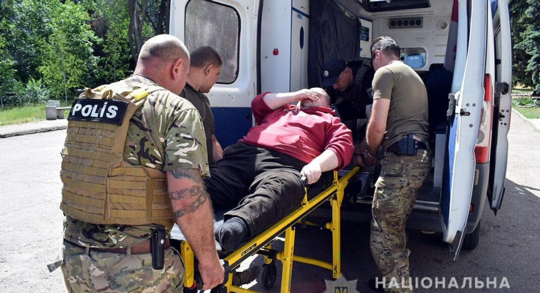 "Белые ангелы" под российским обстрелом спасали раненых в пгт Острое на Донетчине: видео