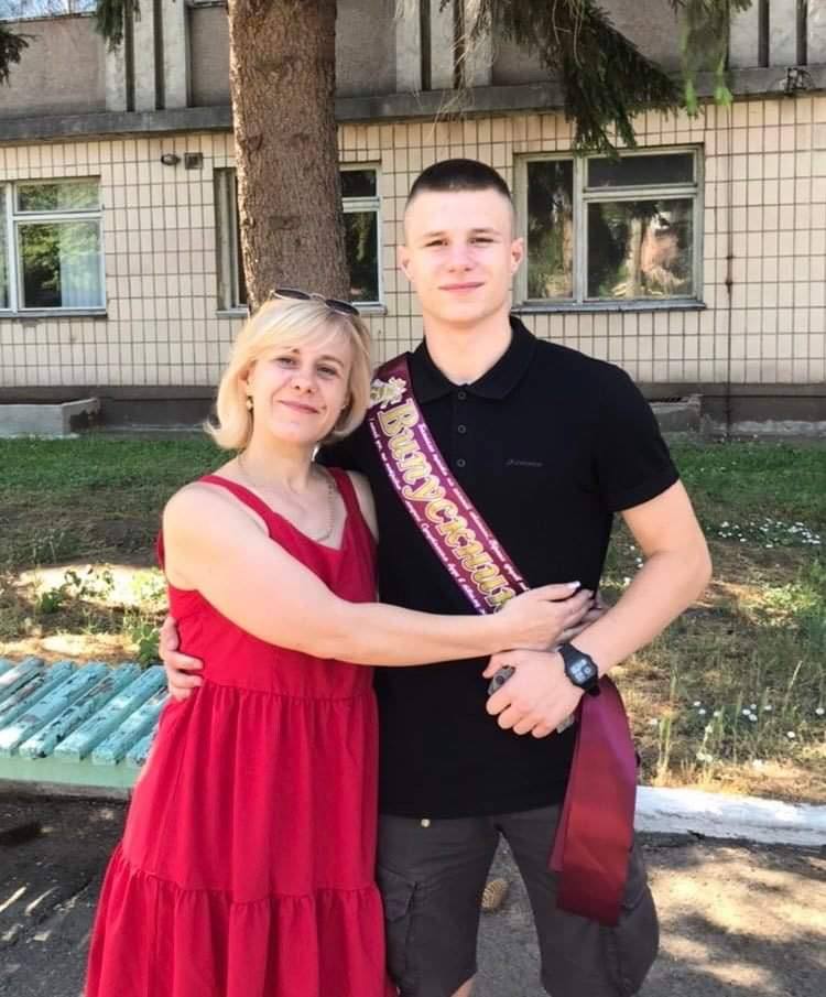 Денис із мамою