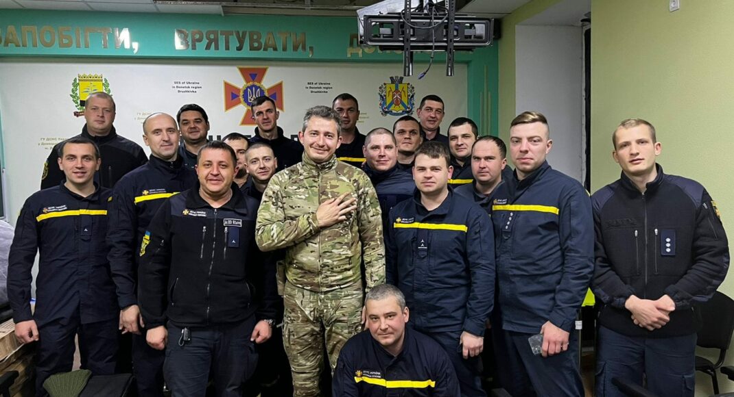 Спасателей Донетчины посетил певец Коля Серга