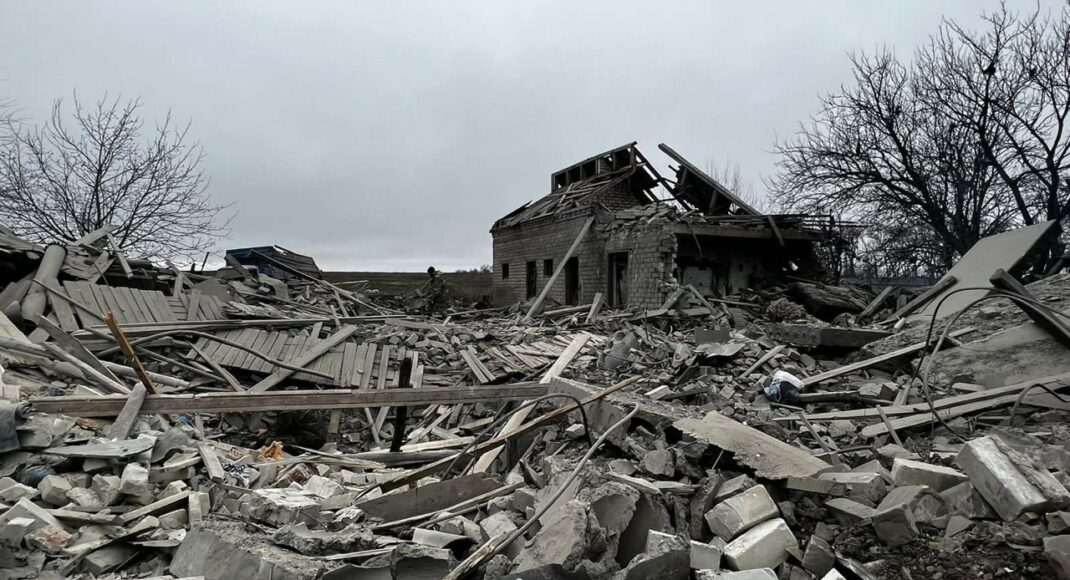 Російські загарбники вдарили по Донеччині ракетами та артилерією: є вбиті та поранені, - поліція (фото)