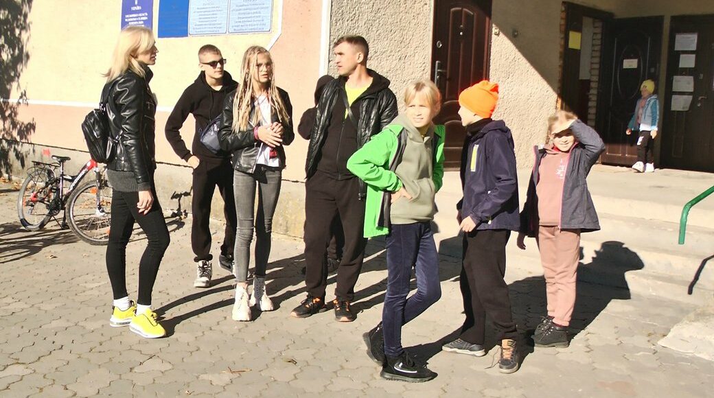 Многодетная семья из Донецкой области нашла приют на Хмельнитчине