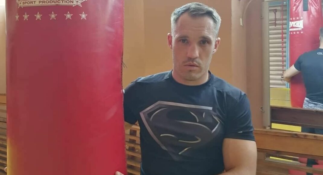 Український захисник, чемпіон світу з кікбоксингу та козацького двобою з Лимана, потребує допомоги з амуніцією