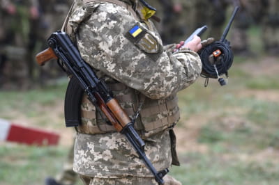 Двадцять айфонів Курахівська МВА передала військовій частині, яка воює на східному фронті