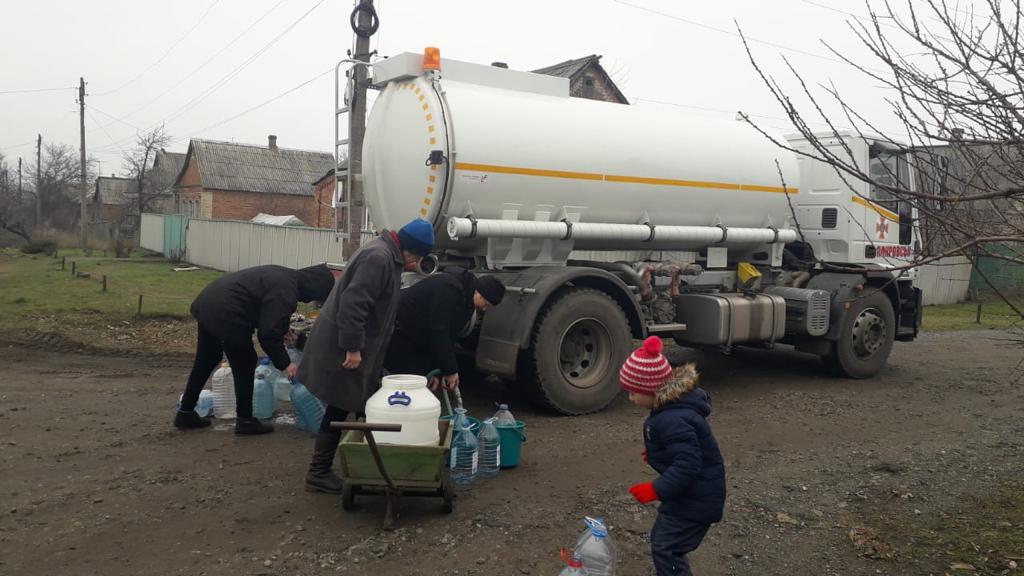 підвіз води на Донеччині
