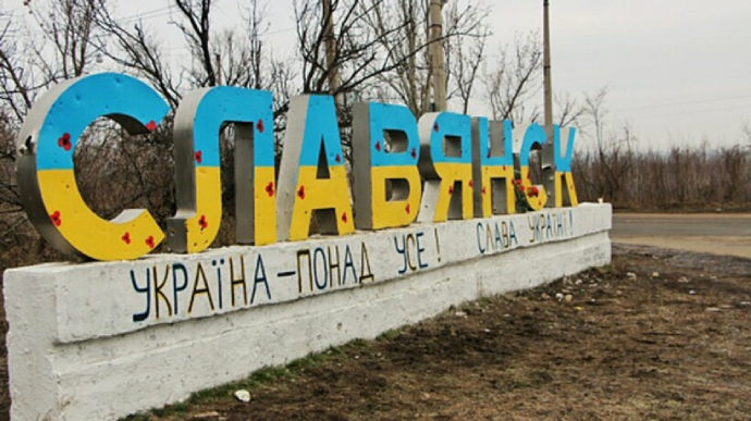Про ремонт обстріляного рф житла, генератори та життя в місті під час війни розповів голова Слов'янської ВА: відео