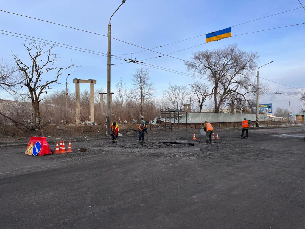 у Краматорську ліквідовують наслідки обстрілів